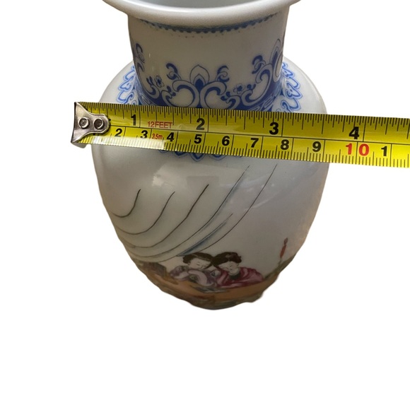 VTG Chinese 8.5” Calligraphy Vase LadiesGirls Blue Mark Trim Eggshell Porcelain - Picture 5 of 5